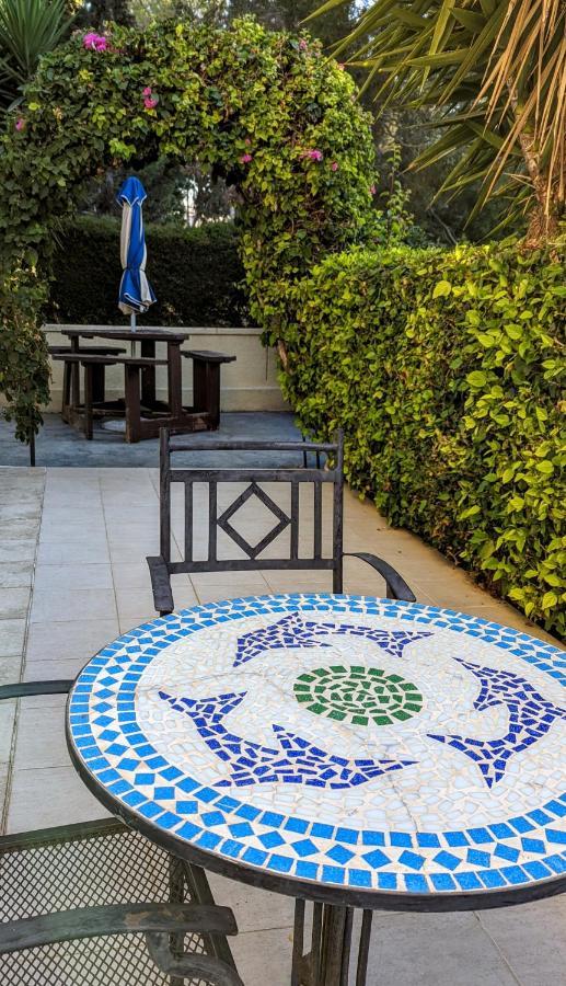 Stylish Garden Apartment At Paphos Harbour エクステリア 写真