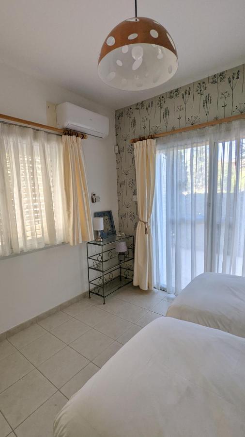 Stylish Garden Apartment At Paphos Harbour エクステリア 写真