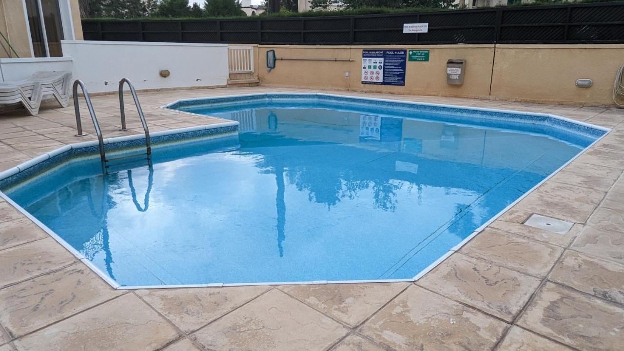 Stylish Garden Apartment At Paphos Harbour エクステリア 写真