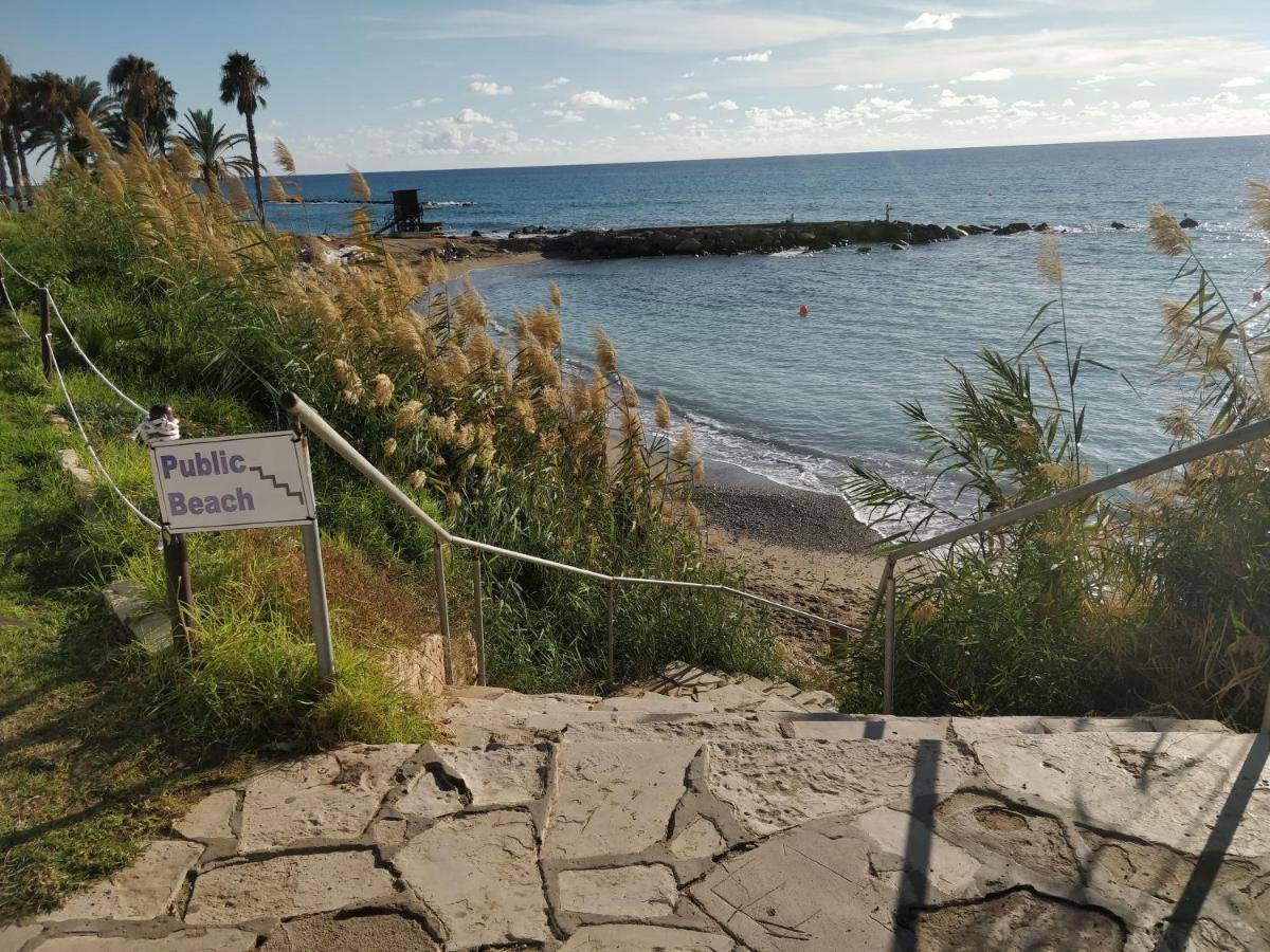 Stylish Garden Apartment At Paphos Harbour エクステリア 写真